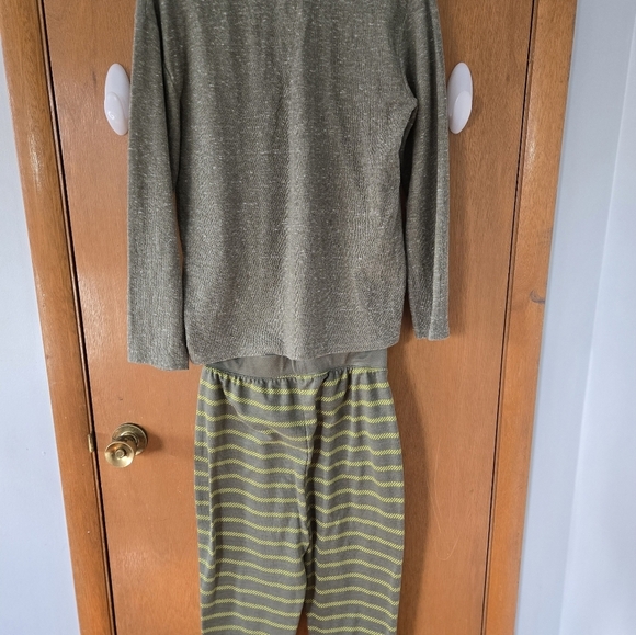 Green Striped Lounge Set - Picture 6 of 6